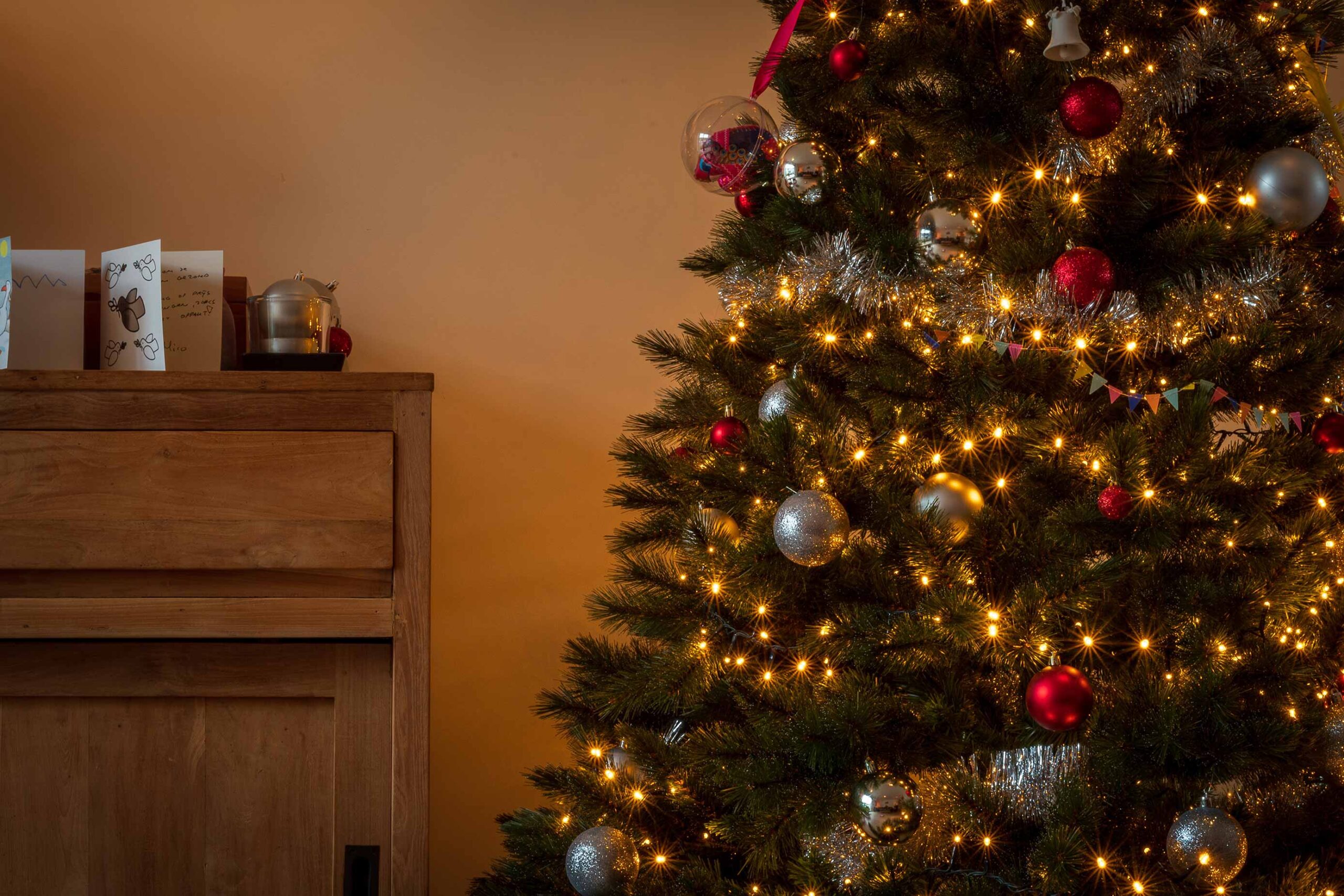 Christmas-Tree-Decorating-Header