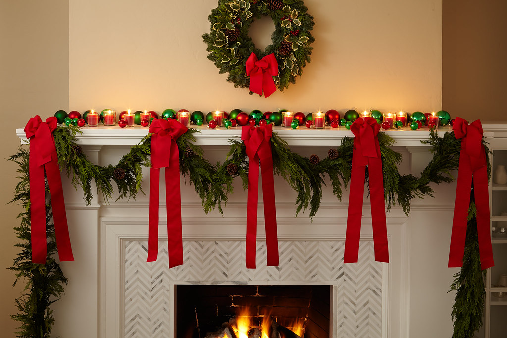 Festive fireplace mantel decorations